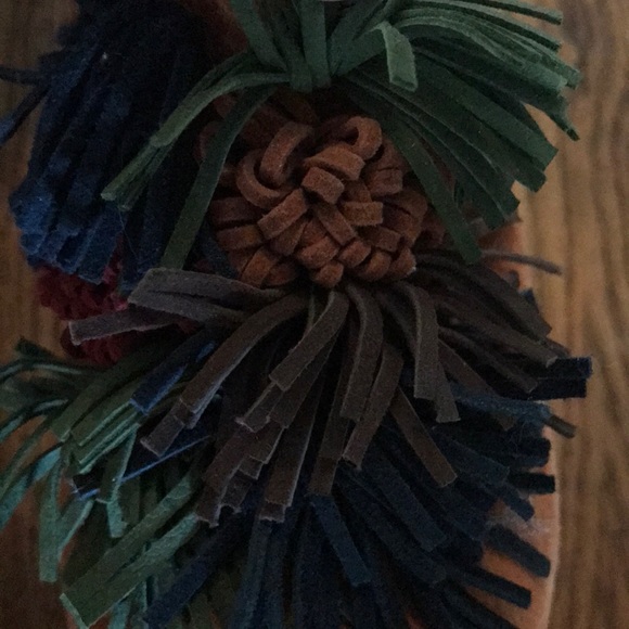 Three inch heels size 9. Suede - Picture 7 of 7